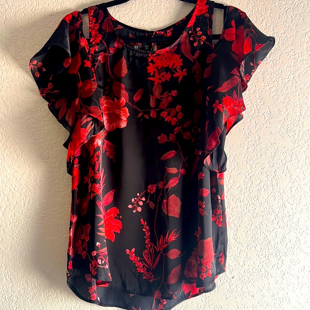 BCX Red floral print size L